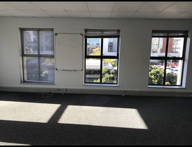 101M² OFFICE TO LET IN CENTURY CITY